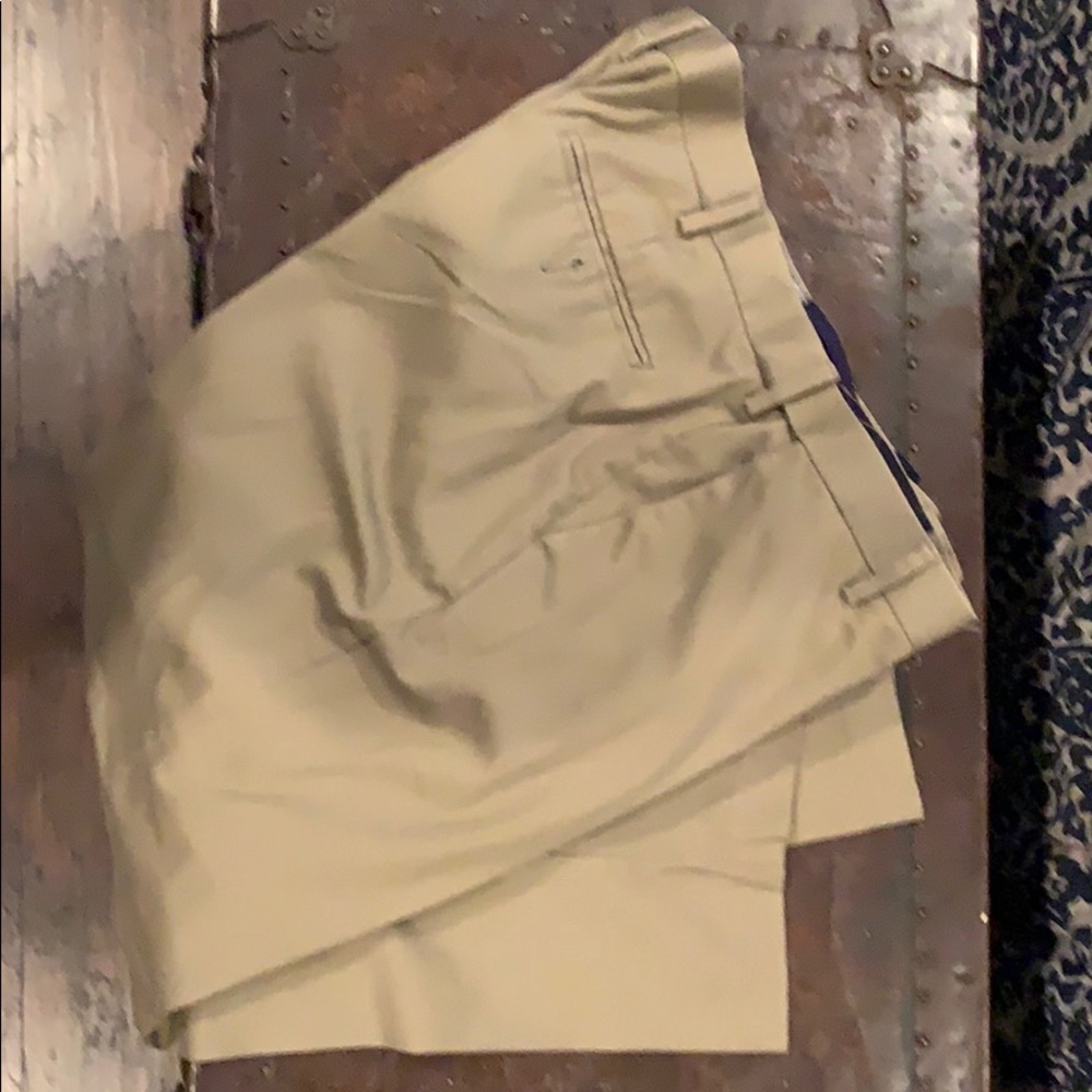 Men’s khaki pants